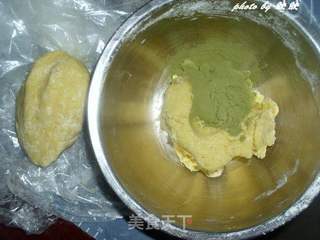 可爱小骨芝麻饼的做法步骤:7