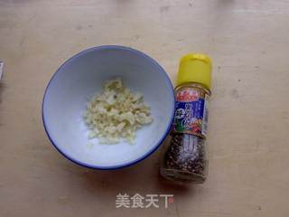 蒜茸牛油煎虾的做法步骤:2