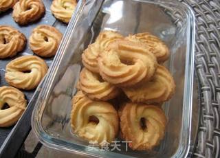 超级酥脆-------奶香曲奇的做法步骤:8