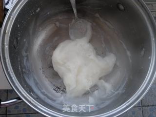 牛奶软糕配黑糖蜜的做法步骤:2