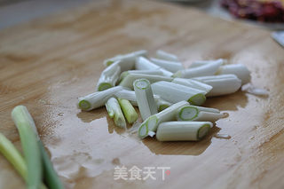 爆炒羊小肠的做法步骤:4