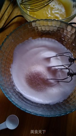 原味戚风蛋糕卷的做法步骤:13