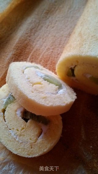 原味戚风蛋糕卷的做法步骤:28
