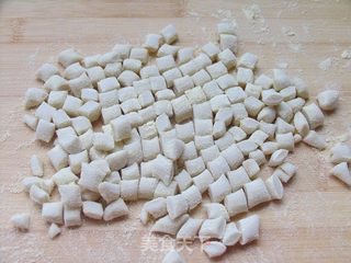 面食基础篇——教你巧做大小螺旋面的做法步骤:5