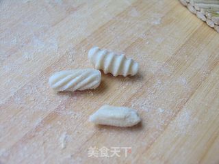 面食基础篇——教你巧做大小螺旋面的做法步骤:10