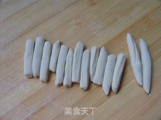 面食基础篇——教你巧做大小螺旋面的做法步骤:11