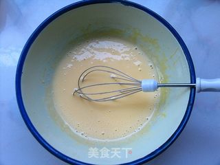 优比特酸奶发酵粉试用报告——玫瑰酸奶戚风的做法步骤:3