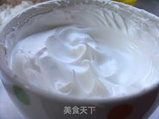 优比特酸奶发酵粉试用报告——玫瑰酸奶戚风的做法步骤：9