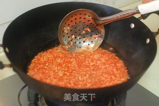 酸香适口、开胃解腻的【酸菜盒子】的做法步骤：6