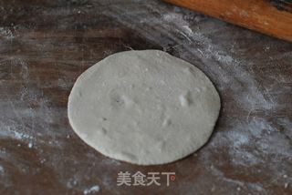 酸香适口、开胃解腻的【酸菜盒子】的做法步骤：15