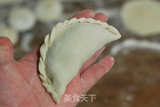 酸香适口、开胃解腻的【酸菜盒子】的做法步骤:19