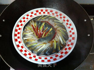 【梅汁蒸鳗鱼】的做法步骤:5