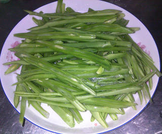 香辣蒜炒芸豆丝的做法步骤:2