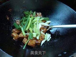 素菜也美味——大葱炒豆腐的做法步骤:8