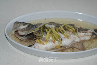 清蒸鲈鱼的做法步骤:4
