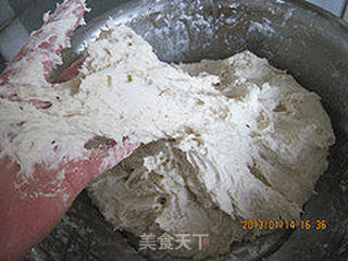 儿童营养餐烫面夹馅千层饼---教你如何烫面的做法步骤:8