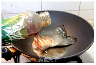 香茅剁椒三文鱼尾的做法步骤:2