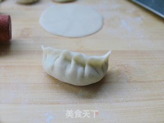 做好吃好看又不一般的饺子——豆浆芹香鸡蛋水饺的做法步骤:15