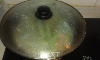 绿月亮(豆角炖肉、粉条)的做法步骤:5