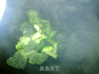 【加拿大野生北极虾】;西兰花北极虾的做法步骤:4