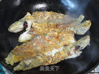 平菇烧鲶鱼的做法步骤:5