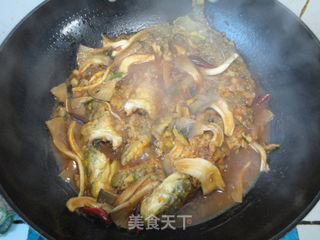 平菇烧鲶鱼的做法步骤:10