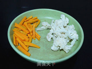 鸡胗烧花菜的做法步骤:2