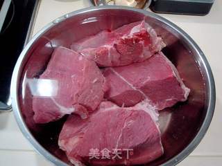 详细介绍京味儿卤制品“老北京酱牛肉”的做法步骤：8