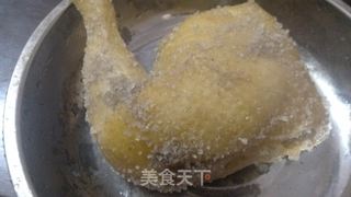 电饭锅盐焗鸡的做法步骤：5