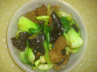木耳油菜炒丸子的做法步骤:6