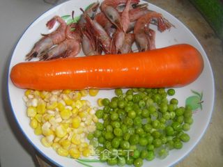 豌豆玉米虾球的做法步骤：1