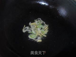 豌豆玉米虾球的做法步骤：6