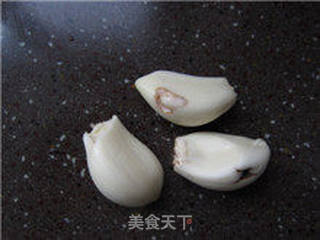 腊八蒜的做法步骤:2