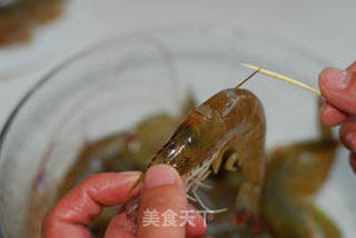 红烧基围虾的做法步骤：1