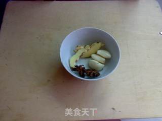 黑豆卤肉的做法步骤:2