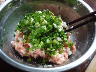 【酸汤馄饨】---附：简单快捷零失误馄饨包法的做法步骤：5
