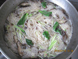 宝宝的营养餐------香菇肉丝有机面的做法步骤:9