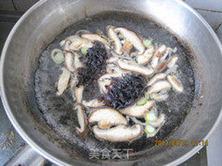 宝宝的营养餐------香菇肉丝有机面的做法步骤:7