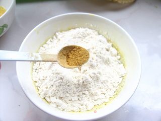 早餐报道——【做不一般的蛋饼】紫甘兰保健蛋饼的做法步骤:5