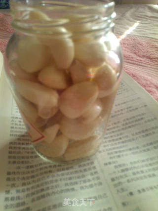 酸甜腊八蒜的做法步骤:3