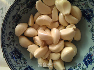 酸甜腊八蒜的做法步骤:2