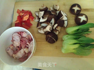减肥餐之 香菇鸡肉煲仔饭的做法步骤:3