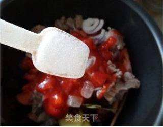 几个要点做出汤汁红亮味道浓郁的——番茄牛肉的做法步骤：10