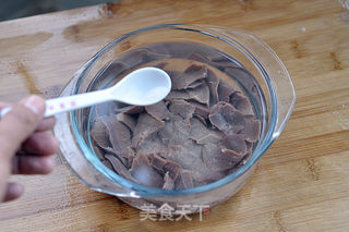 羊肝小米粥的做法步骤:2