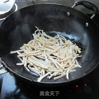 腊肉豆腐丝的做法步骤：2