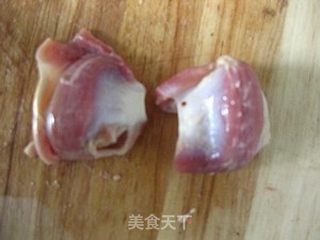 物美价廉亮丽菜------菊花鸡胗的做法步骤:2