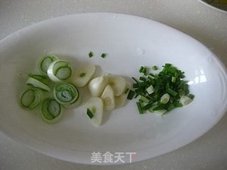 米饭杀手------肉末盘龙茄子的做法步骤：2