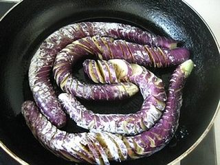 米饭杀手------肉末盘龙茄子的做法步骤：9
