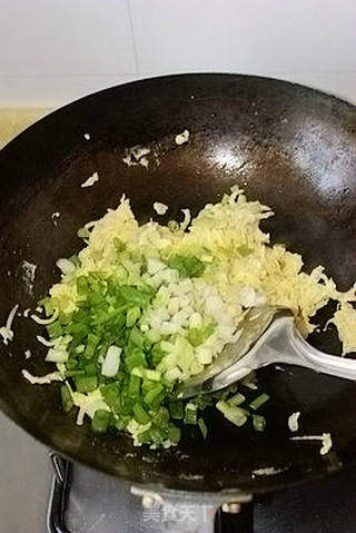 小银鱼炒鸡蛋的做法步骤:9
