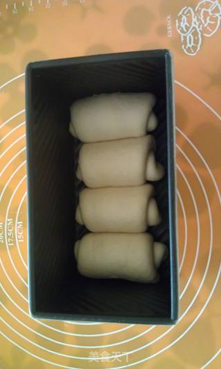 炼奶吐司+炼奶餐包的做法步骤:5
